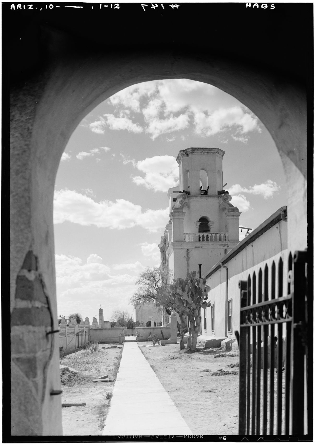 Mission San Xavier del Bac in 1940